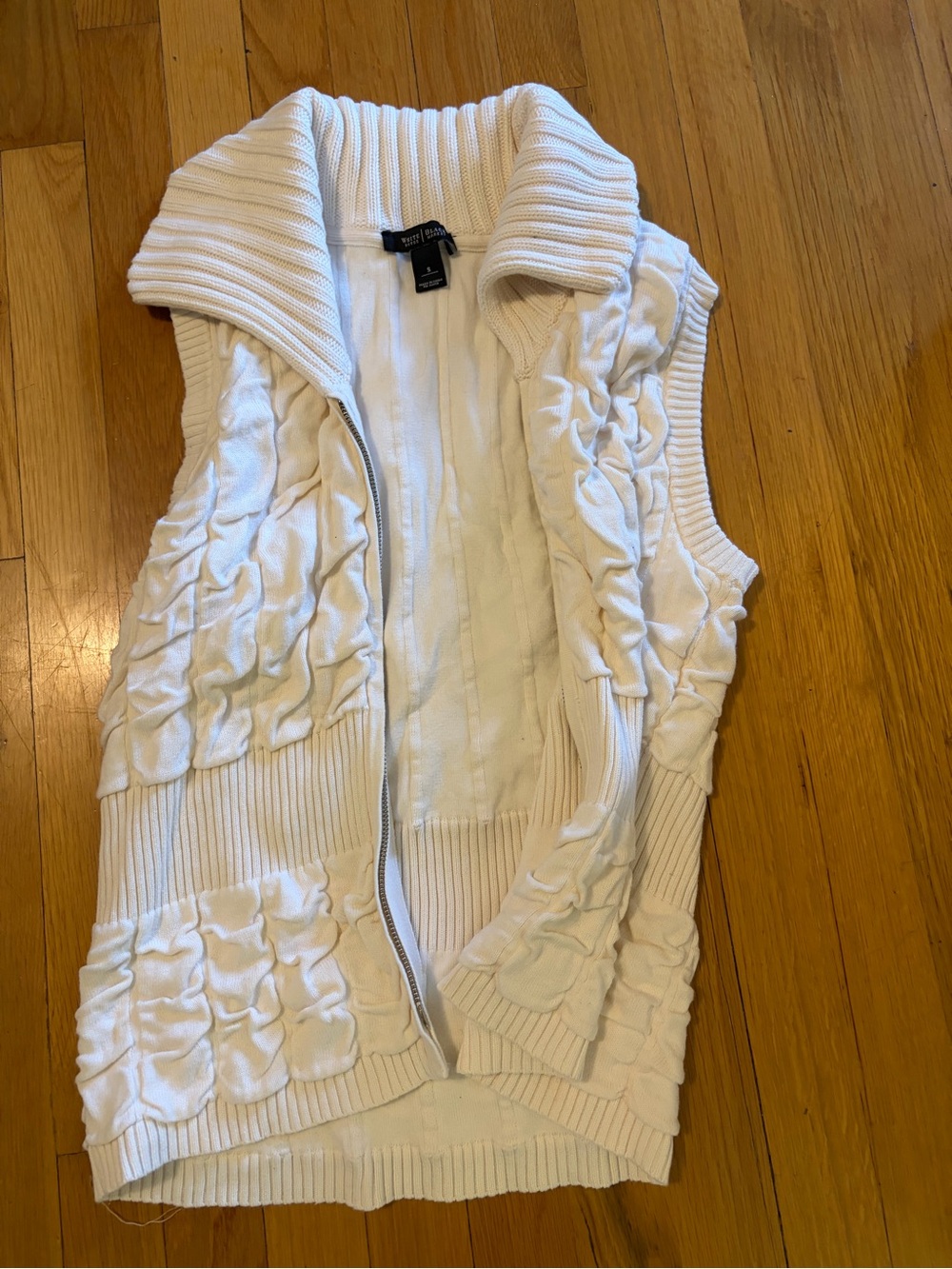 White House Black Market White Sleeveless Knit Zip-Front Vest